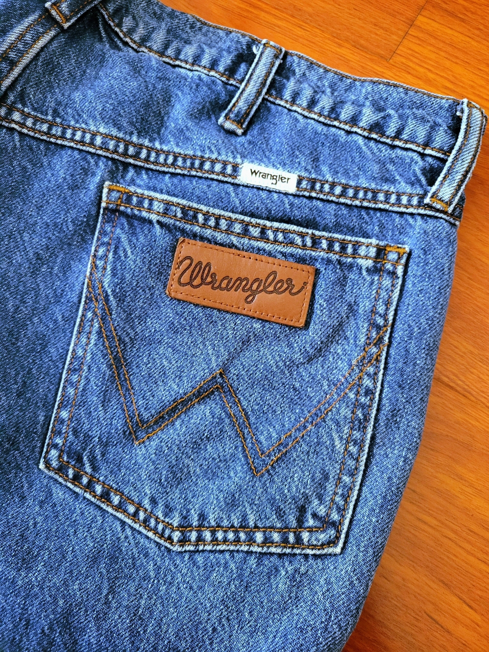 wrangler loose fit jeans logo patch 34x32"